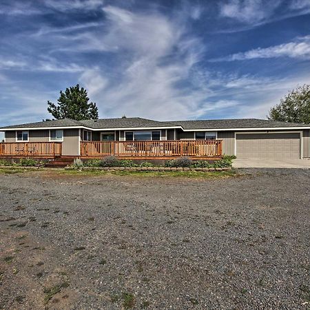 Updated Farmhouse With Deck On Central Oregon Canal! Villa Bend Esterno foto